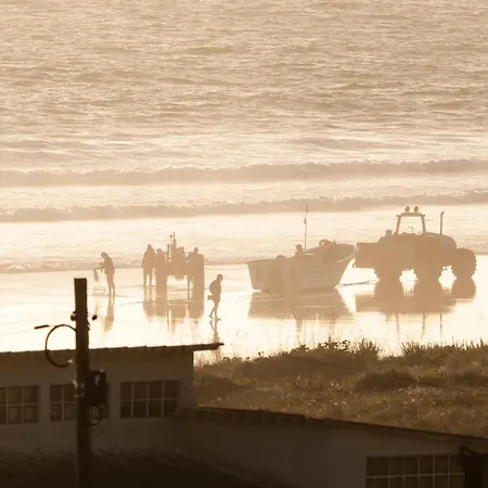 Alojamento de Acomodação e Pequeno-almoço Beachfront Caparica Costa da Caparica