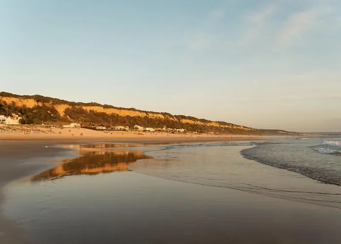Beachfront Caparica Bed and Breakfast